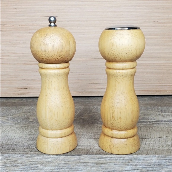 Farberware Other - Farberware Wooden 6" Salt Pepper Shaker Natural Wood grain Silver Tone Top 80’s